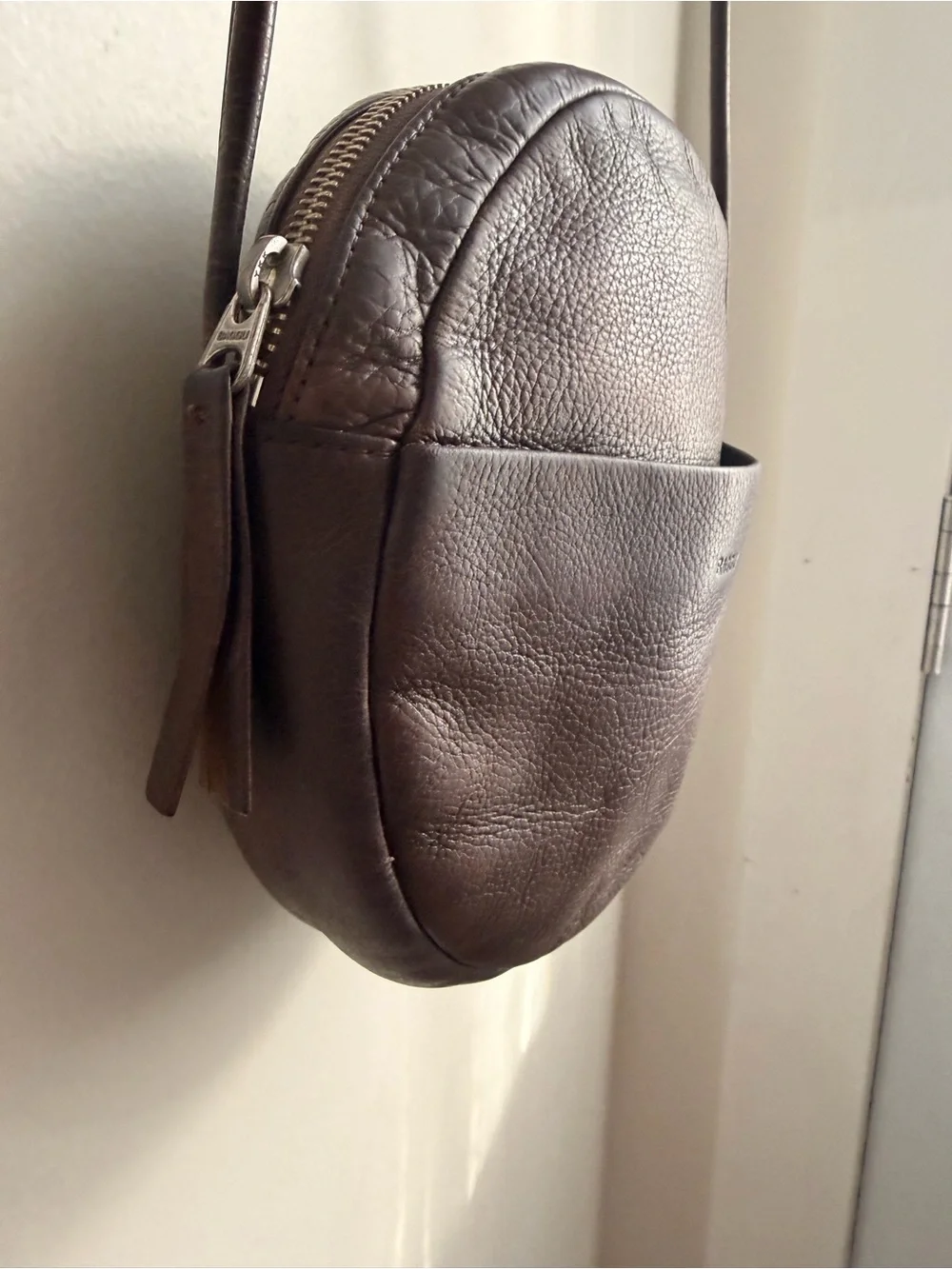 BAGGU Brown Round Leather Crossbody Messenger